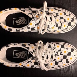 VANS Doheny Sneakers Size 8 NEW Flower/Checkerboard Never worn, box not included